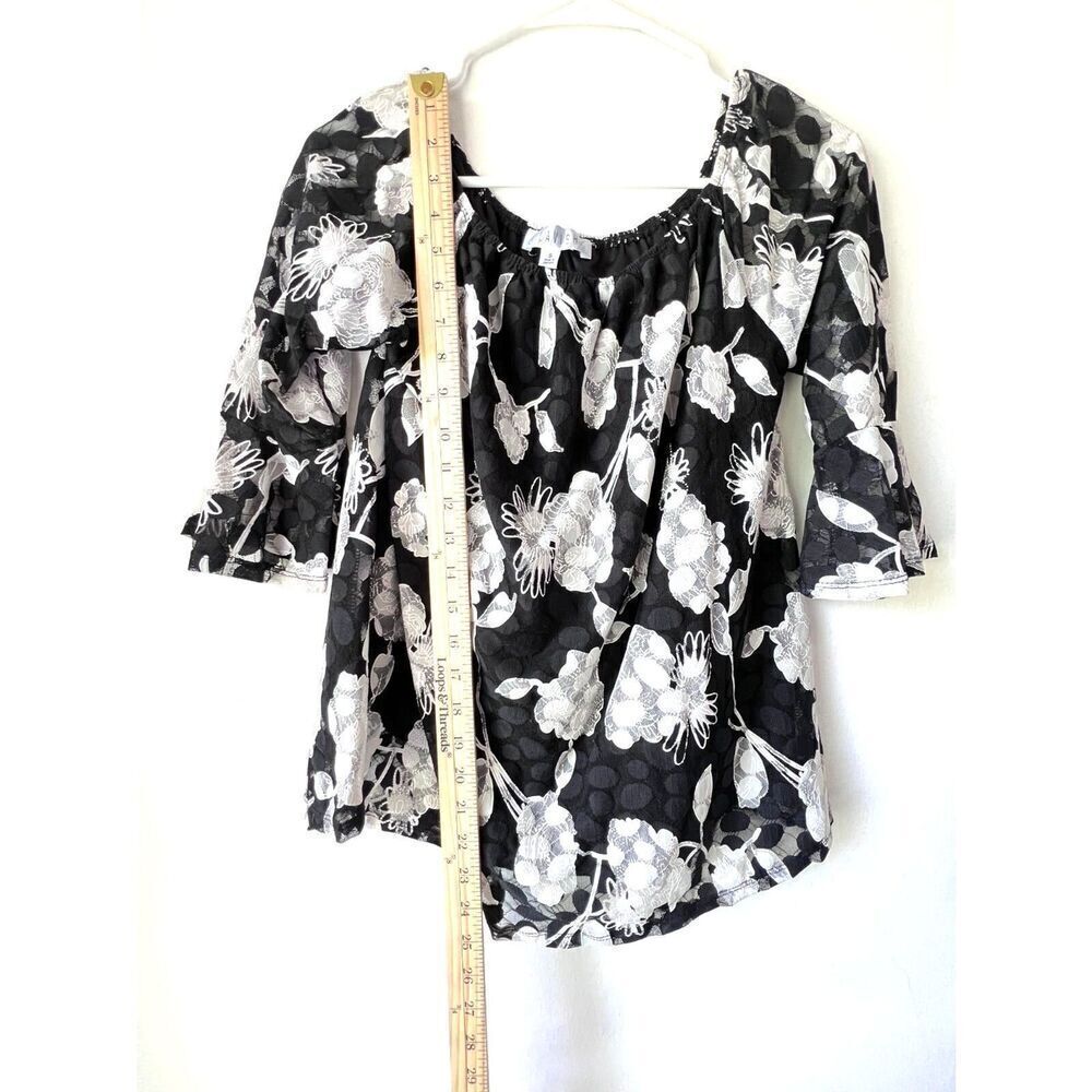 Women's top short sleeve black white floral 3/4 sleeve blouse casual size S. - Picture 8 of 9